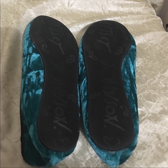 Adorable Betsy Johnson slip ons - Picture 4 of 7
